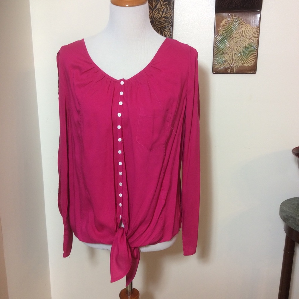 Chelsea & Theodore Button Down Top NWT Open Sleeve